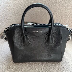 Givenchy Black Leather Medium Antigona Handbag